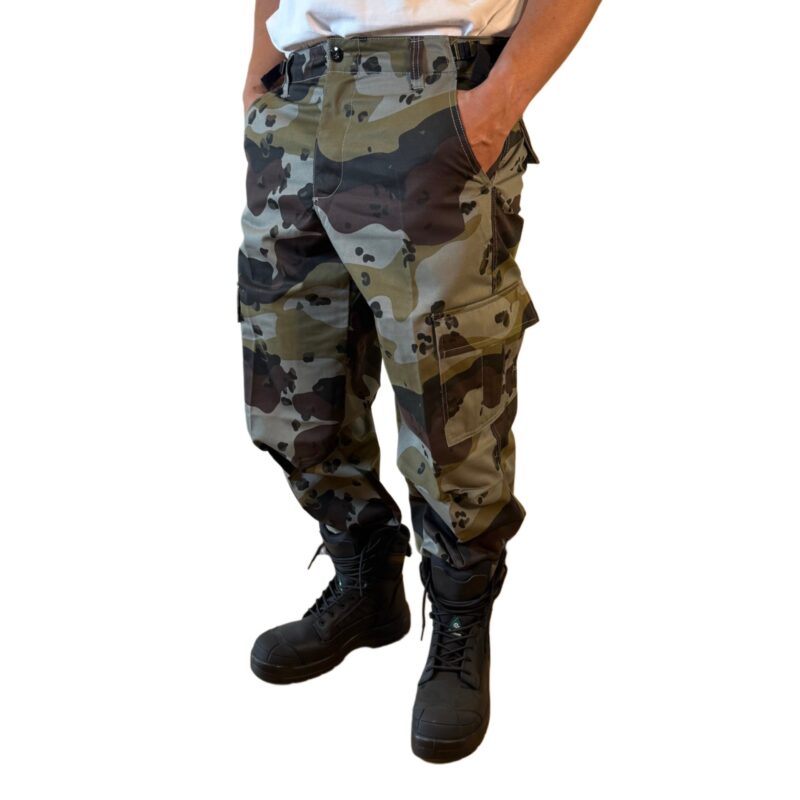 Pantalon camouflage cargo couleur variée – Image 12